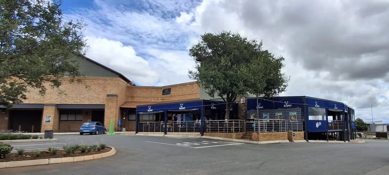 Thornhill Shopping Centre Thornhill Shopping Centre